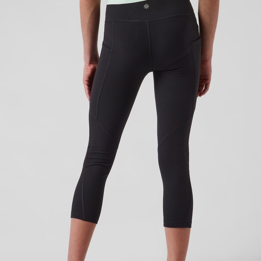 Lot of 4 Athleta girl girls 16 high rise capris with pockets 3 black 1 navy EUC